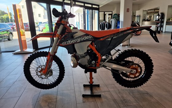 Die Königin ist eingetroffen... - Bild 1