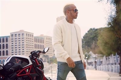 MV Agusta & Lewis Hamilton bringen ein Limited Modell, die Lewis Hamilton Dragster RR! - Bild 3