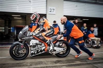 KTM RC16 – Erfolgreiches Roll-Out des MotoGP-Motorrades!