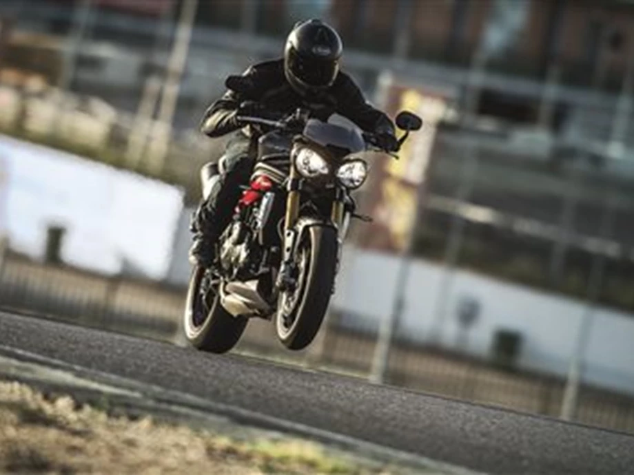 Brandneue TRIUMPH SPEED TRIPLE S und SPEED TRIPLE R Bild 3: Brandneue TRIUMPH SPEED TRIPLE S und SPEED TRIPLE R