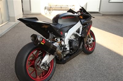 Aprilia RSV4RR Racepack abzugeben - nur 250km gelaufen! - Bild 2