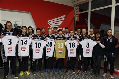 MotorradTechnik Lang foerdert Handballer - Bild 2