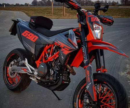 KTM SMC-R mit Sonderdekor 