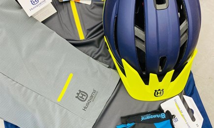 %%% auf E-bike Bekleidung und Helme!