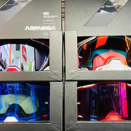 100% ARMEGA Crossbrillen Crossbrillen ARMEGA 100% in verschiedenen Farben erhältlich!