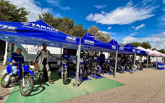 Supermoto Vizestaatsmeister Klasse S1 Kevin Maurer  auf Helten Yamaha 450 - Bild 1 Supermoto Vizestaatsmeister Klasse S1 Kevin Maurer  auf Helten Yamaha 450 - Bild 1