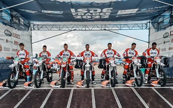 Silbermedaillen für WALZER SIXDAYS TEAM AUSTRIA Trophy und Junioren Team beim Six Days Enduro in Frankreich! - Bild 4 Silbermedaillen für WALZER SIXDAYS TEAM AUSTRIA Trophy und Junioren Team beim Six Days Enduro in Frankreich! - Bild 4