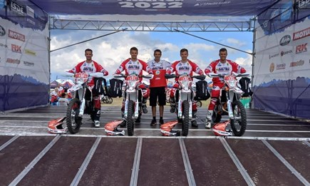 Silbermedaillen für WALZER SIXDAYS TEAM AUSTRIA Trophy und Junioren Team beim Six Days Enduro in Frankreich!