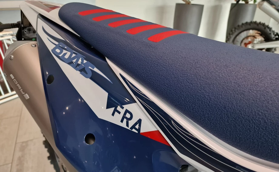 Die KTM 350 EXC-F SIX DAYS steht für euch bereit! Bild 4: Die KTM 350 EXC-F SIX DAYS steht für euch bereit!