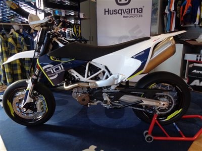 HUSQVARNA 701 SUPERMOTO --> ab sofort bei uns zu bestaunen!!! ;) - Bild 1