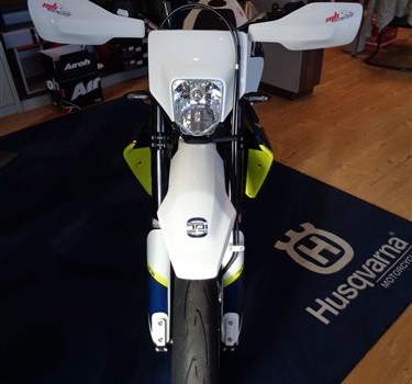 HUSQVARNA 701 SUPERMOTO --> ab sofort bei uns zu bestaunen!!! ;) - Bild 3