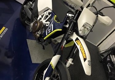 Husqvarna 701 Supermoto zum Anfassen!