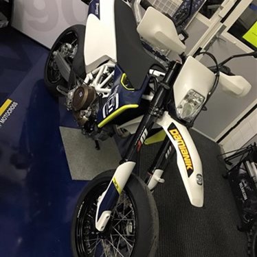 Husqvarna 701 Supermoto zum Anfassen! Husqvarna 701 Supermoto zum Anfassen!