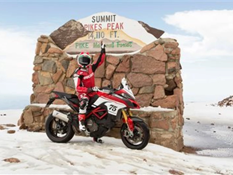 NEU  -  DUCATI MULTISTRADA 1200 PIKES PEAK Bild 2: NEU  -  DUCATI MULTISTRADA 1200 PIKES PEAK