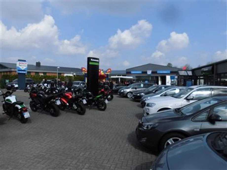 Leider schon wieder vorbei: KAWASAKI-Drachenfest & DUCATI Desmo-Days im APRIL '17 Bild 1: Leider schon wieder vorbei: KAWASAKI-Drachenfest & DUCATI Desmo-Days im APRIL '17