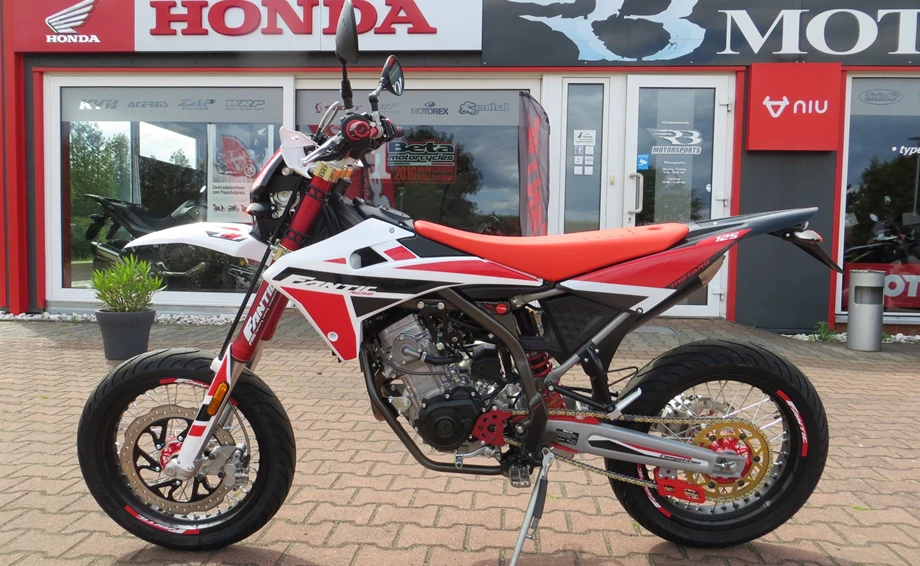 Fantic XEF/XMF 125 Winter Aktion Bild 3: Fantic XEF/XMF 125 Winter Aktion