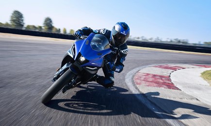 Die neue R125: Yamahas Supersport-Leichtgewicht auf neuem Level 