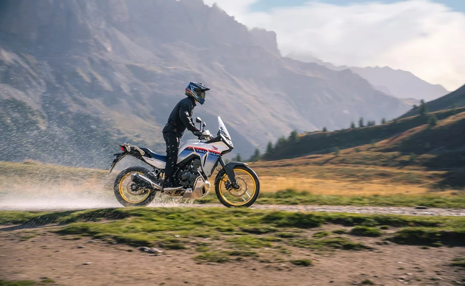 Honda Semmler - Neuheit Honda XL750 Transalp  Bild 4: Honda Semmler - Neuheit Honda XL750 Transalp