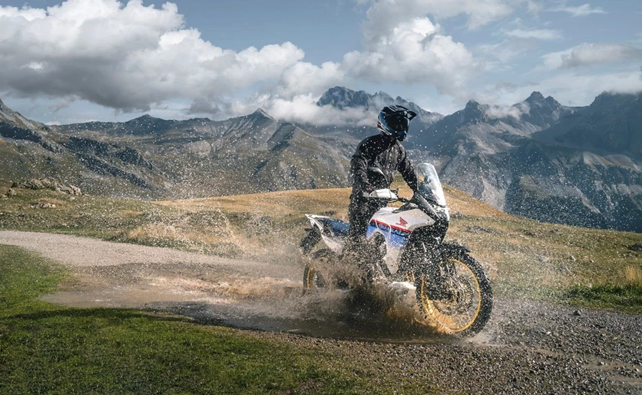 Honda Semmler - Neuheit Honda XL750 Transalp  Bild 6: Honda Semmler - Neuheit Honda XL750 Transalp