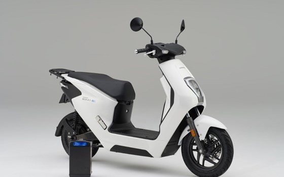 Honda Semmler - Neuheit E-Roller EM1 e 2023 - Bild 1