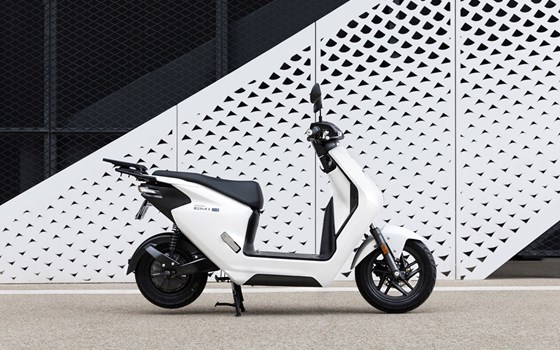 Honda Semmler - Neuheit E-Roller EM1 e 2023 - Bild 14
