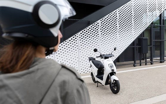 Honda Semmler - Neuheit E-Roller EM1 e 2023 - Bild 15