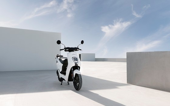 Honda Semmler - Neuheit E-Roller EM1 e 2023 - Bild 17