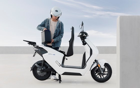 Honda Semmler - Neuheit E-Roller EM1 e 2023 - Bild 21
