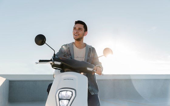 Honda Semmler - Neuheit E-Roller EM1 e 2023 - Bild 24