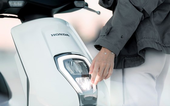 Honda Semmler - Neuheit E-Roller EM1 e 2023 - Bild 28