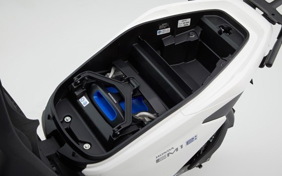 Honda Semmler - Neuheit E-Roller EM1 e 2023 - Bild 4