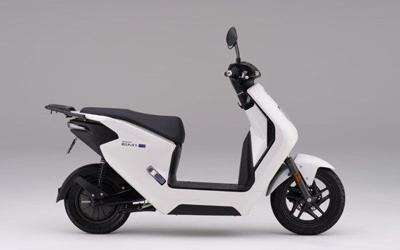 Honda Semmler - Neuheit E-Roller EM1 e 2023 - Bild 8
