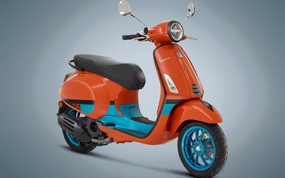 VESPA PRIMAVERA COLOR VIBE 2023 - Bild 2 VESPA PRIMAVERA COLOR VIBE 2023 - Bild 2