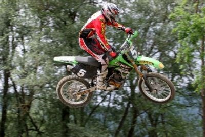 Sieg beim MX-2-Lauf von Kundl für Bridgestone und Sepp Fally