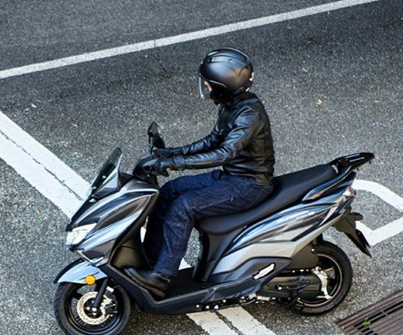 Der neue BURGMAN STREET 125 Der neue BURGMAN STREET 125