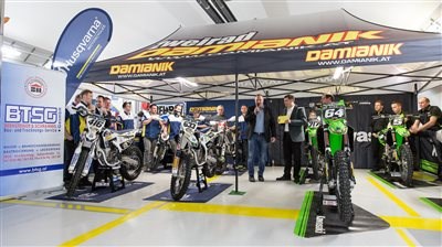 Teamvorstellung im Axalta Trainingszentrum