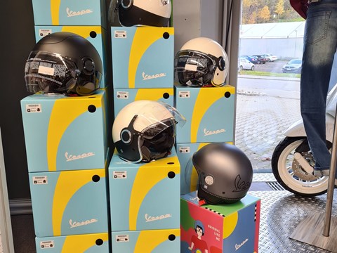 Sichert euch eueren VESPA Helm!