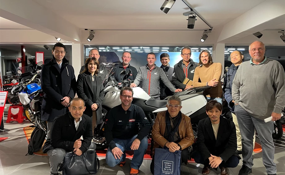 Honda Semmler - hoher Honda Besuch !  Bild 1: Honda Semmler - hoher Honda Besuch !