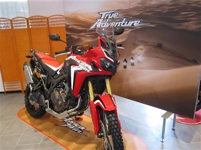 Die ersten Africa Twin sind ausgeliefert ! Bild 4: Die ersten Africa Twin sind ausgeliefert !
