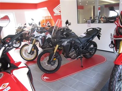 Die ersten Africa Twin sind ausgeliefert ! Bild 6: Die ersten Africa Twin sind ausgeliefert !