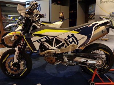HUSQVARNA 701 SUPERMOTO Übergabe!!! - Bild 1 HUSQVARNA 701 SUPERMOTO Übergabe!!! - Bild 1