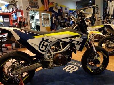 HUSQVARNA 701 SUPERMOTO Übergabe!!! - Bild 2 HUSQVARNA 701 SUPERMOTO Übergabe!!! - Bild 2