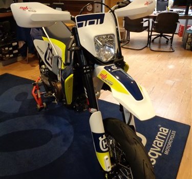 HUSQVARNA 701 SUPERMOTO Übergabe!!! - Bild 3 HUSQVARNA 701 SUPERMOTO Übergabe!!! - Bild 3