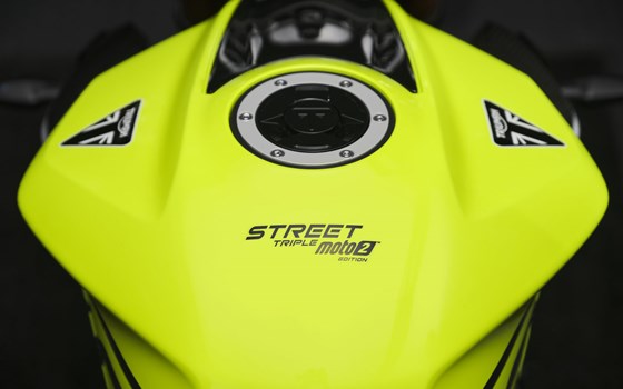 New Street Triple R / RS / Moto2 - Bild 5