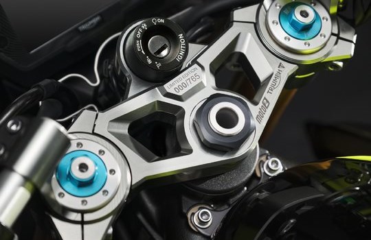 New Street Triple R / RS / Moto2 - Bild 6