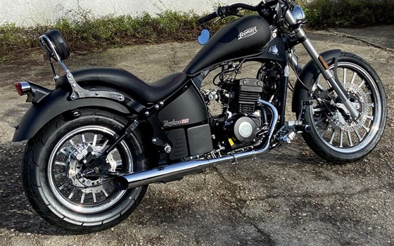 Handvoll 125er Chopper und Cruiser nach 8 Monate Wartezeit eingetroffen  - Bild 2