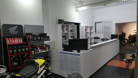 Umzug Kundendienst Annahme / Teileverkauf