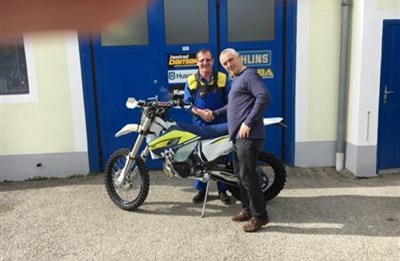 Mr. Erzberg mit seinem neuen Arbeitsgerät