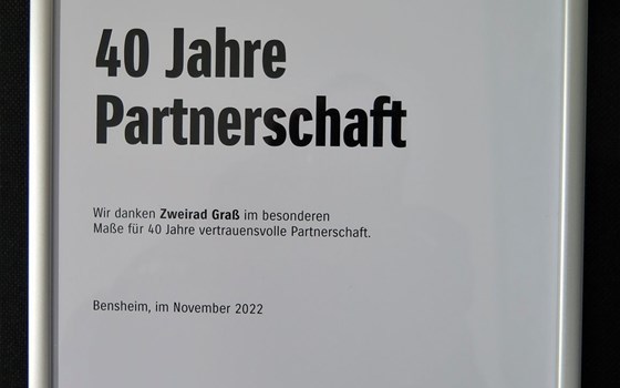 Würdigung für 40 Jahre Suzuki Partnerschaft - Bild 2