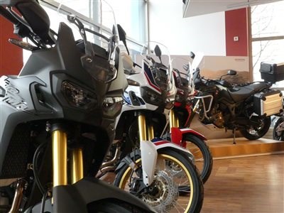 Africa Twin Lagernd @ Stahl Bikers Only - Bild 4 Africa Twin Lagernd @ Stahl Bikers Only - Bild 4